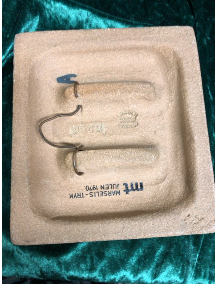 Søholm relief "Rød kat"